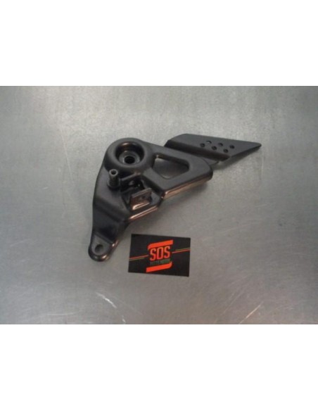 Platine avant gauche repose pied HONDA CBF 125 2009 - 2015