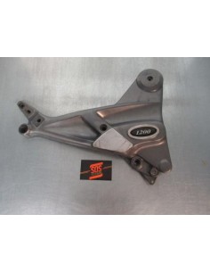 Platine droite repose pied TRIUMPH TROPHY 900 1996 - 2002