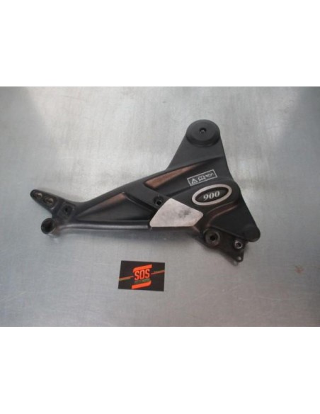 Platine droite repose pied TRIUMPH TROPHY 900/1200 1996 - 2002