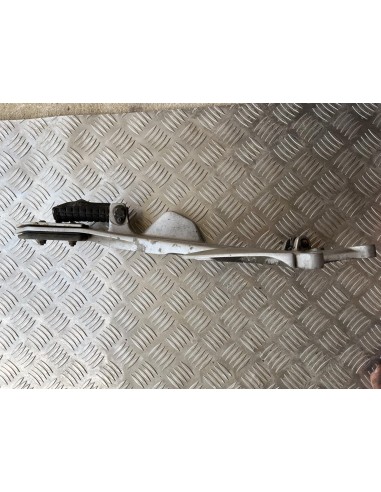 Platine gauche repose pied HONDA CBF 500 2004 - 2007