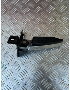 Platine repose pied passager arrière gauche PEUGEOT CITYSTAR 125 2011 - 2019