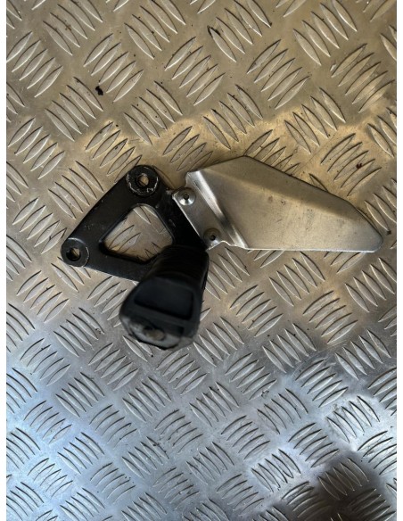 Platine gauche repose pied SUZUKI GSE 500 1989 - 2007