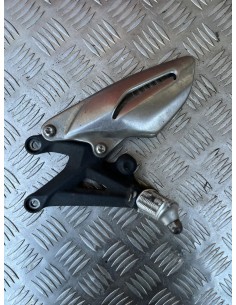 Platine gauche repose pied TRIUMPH STREET TRIPLE 675 2013 - 2016