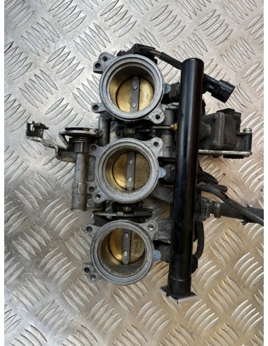 Rampe d'injection TRIUMPH STREET TRIPLE 675 2013  -  2016