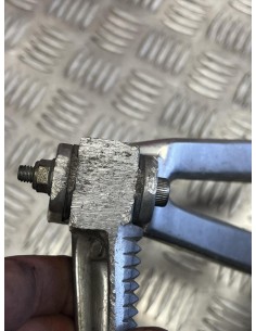 Platine repose pied passager arrière gauche YAMAHA R1 1998 - 1999 2