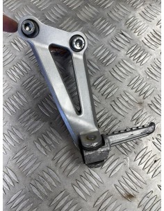 Platine repose pied passager arrière gauche KAWASAKI Z 750 2003 - 2006