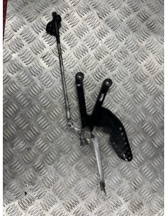 Platine gauche repose pied YAMAHA R1 1998 - 2001