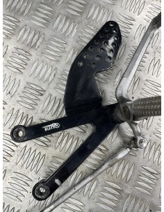 Platine gauche repose pied YAMAHA R1 1998 - 2001 2