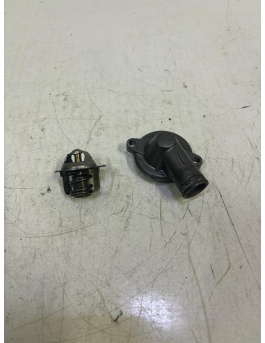Carter pompe à eau avec thermostat YAMAHA MT03 2006 - 2014