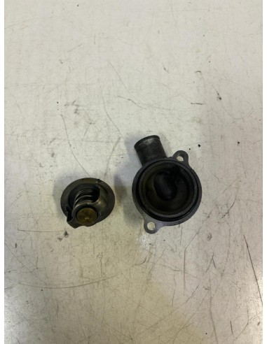 Carter pompe à eau avec thermostat YAMAHA MT03 2006 - 2014