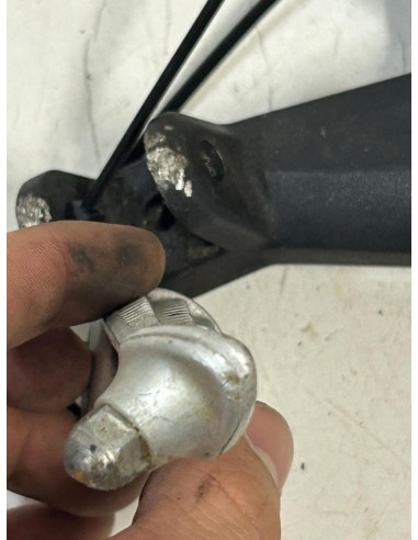 Platine avant droite repose pied TRIUMPH STREET TRIPLE 675 2008 - 2012