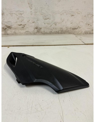 Flanc de carénage droit sous selle HONDA HORNET 600 2007  -  2010