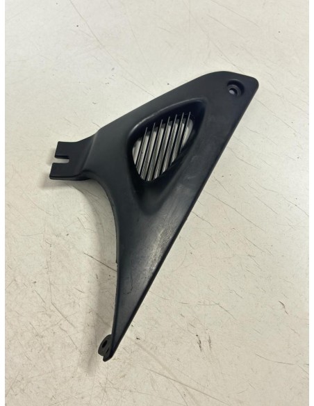 Flanc de carénage droit sous selle SUZUKI SV 650 1999  -  2002