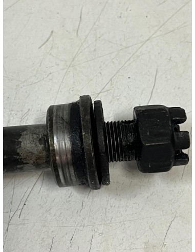 Axe de roue arrière avec entretoise KAWASAKI ER6F 650 2006  -  2009