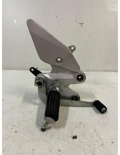 Platine avant droite repose pied YAMAHA FZ6 2004 - 2008