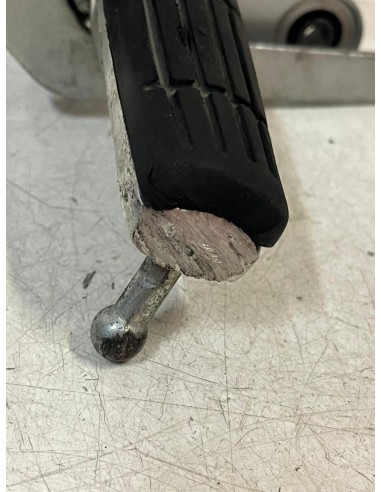 Platine avant droite repose pied YAMAHA FZ6 2004 - 2008