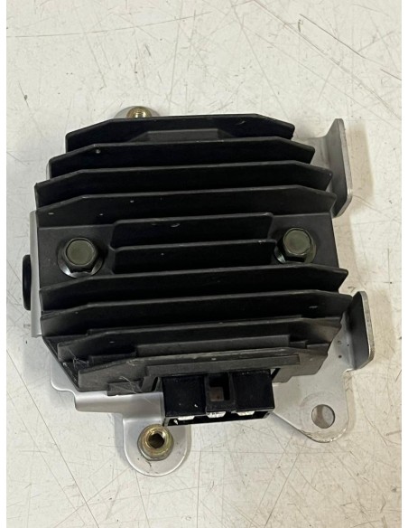 Régulateur de tension YAMAHA FZ6 2004  -  2008