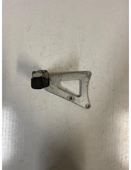 Platine avant gauche repose pied SUZUKI RG GAMMA 125 1985 - 1991