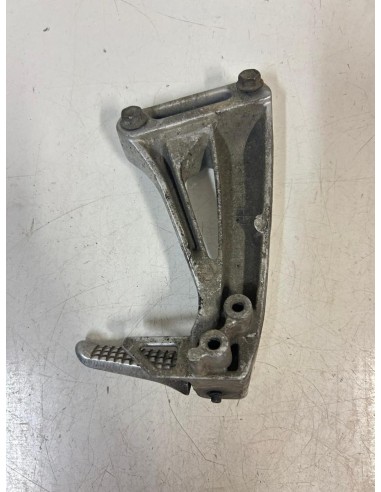 Platine repose pied passager arrière gauche SUZUKI SV 650 1999 - 2002