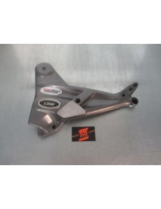 Platine gauche repose pied TRIUMPH TROPHY 900 1996 - 2002