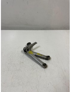 Platine repose pied passager arrière droite YAMAHA R6 1999 - 2002 2