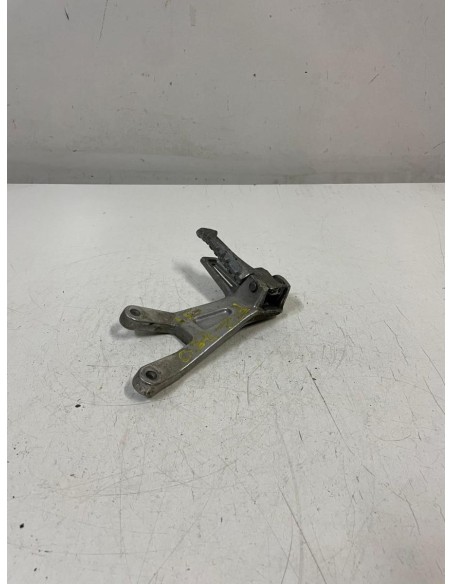 Platine repose pied passager arrière gauche YAMAHA FZ 750 1988 - 1994