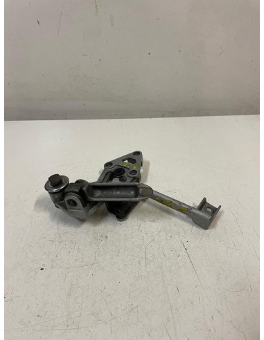 Platine repose pied passager arrière gauche KAWASAKI GPX 750 1987 - 1989