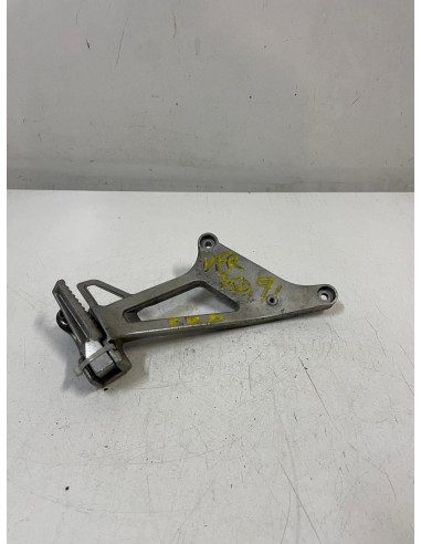 Platine repose pied passager arrière droite HONDA VFR 750 1990 - 1993