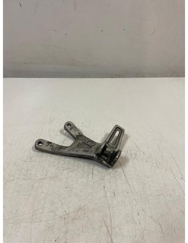 Platine repose pied passager arrière droite YAMAHA FZ 750 1985 - 1991
