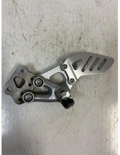 Platine gauche repose pied SUZUKI GSXR 600 2008 - 2010