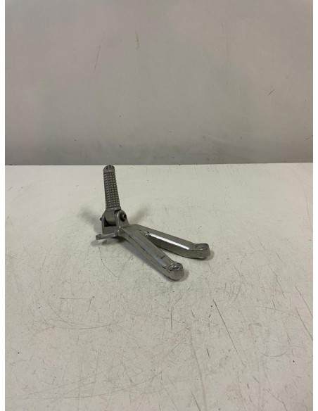 Platine repose pied passager arrière gauche YAMAHA R6 1999 - 2002