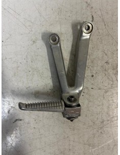 Platine repose pied passager arrière droite YAMAHA R1 1998 - 2002