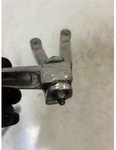 Platine repose pied passager arrière droite YAMAHA R1 1998 - 2002 2