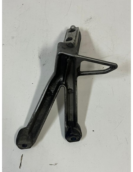 Platine repose pied passager arrière gauche SUZUKI BANDIT 1200 2001 - 2005