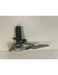 Platine avant droite repose pied conducteur HONDA CBF 125 2009  -  2014 2