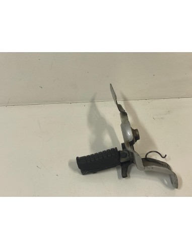 Platine avant droite repose pied conducteur HONDA CBF 125 2009  -  2014