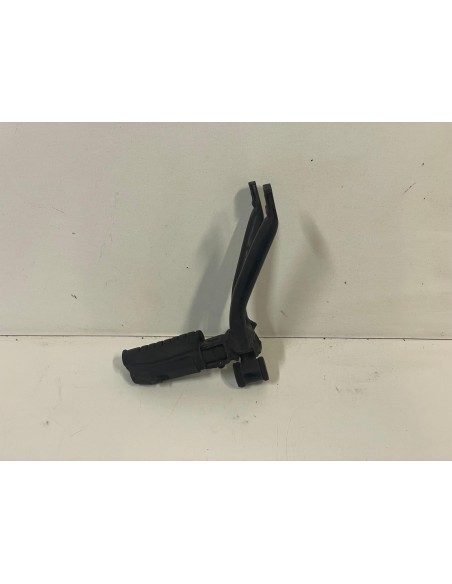 Platine repose pied passager arrière droite HONDA CB 125 F 2009 - 2014