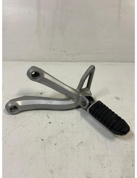 Platine repose pied passager arrière gauche SUZUKI BANDIT 650 2007 - 2008