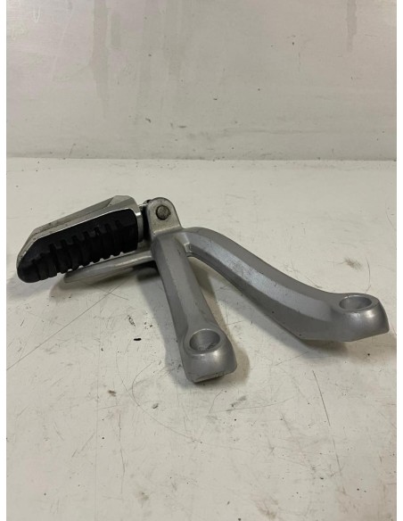 Platine repose pied passager arrière gauche SUZUKI BANDIT 650 2007 - 2008