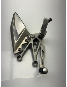 Platine gauche repose pied TRIUMPH STREET TRIPLE 765 2017 - 2019 2