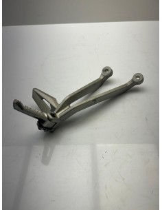 Platine repose pied passager arrière droite TRIUMPH STREET TRIPLE 765 2017 - 2019 2