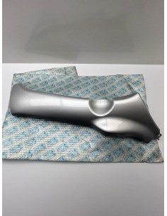 Flanc de carénage droit PIAGGIO X EVO 125 2007  -  2016 2