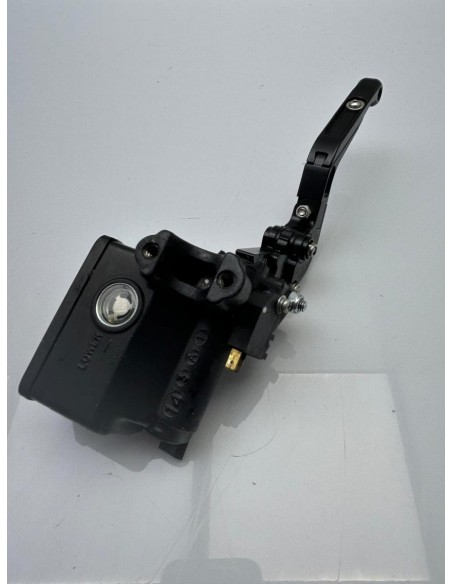 Maître cylindre de frein avant SUZUKI GSR 600 2006  -  2009