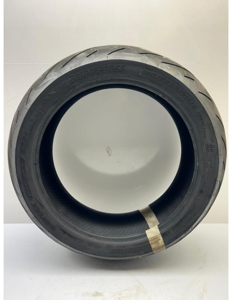 Pneu Bridgestone S22 190 55 17 Occasion