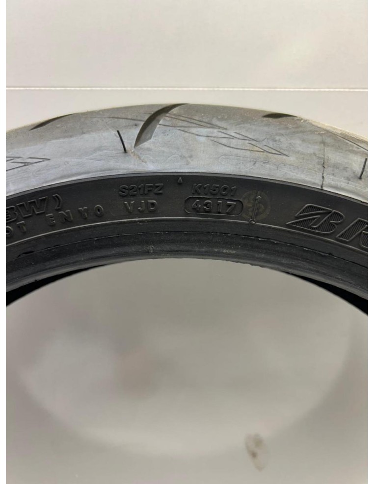 Pneu Bridgestone S21 120 70 17 Occasion