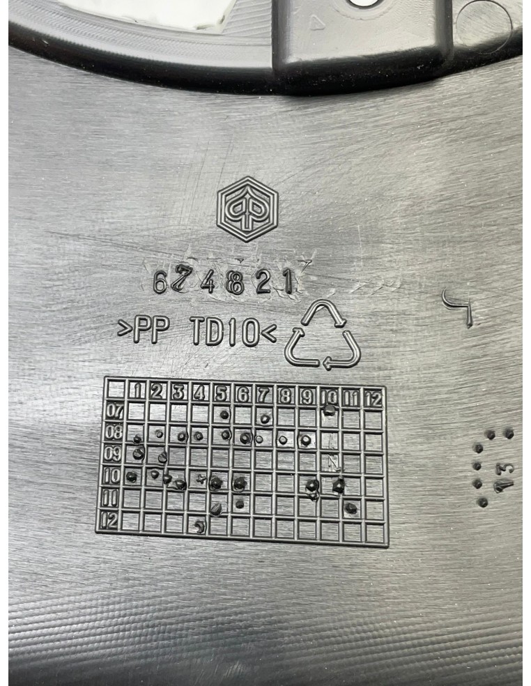 Repose pied passager gauche GILERA 800 GP 2007 / 2013 674821000C