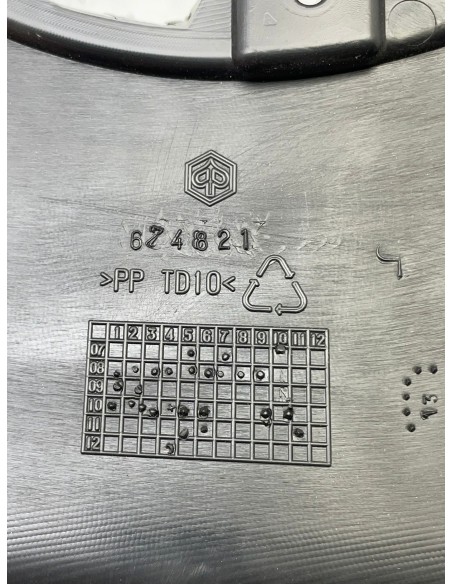 Repose pied passager gauche GILERA 800 GP 2007 / 2013 674821000C