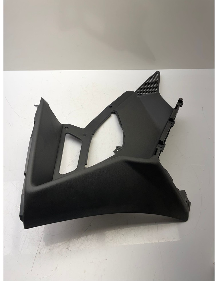 Repose pied passager gauche GILERA 800 GP 2007 / 2013 674821000C