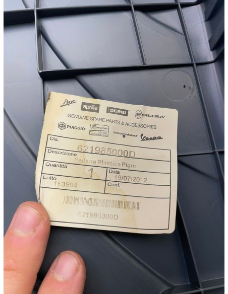 Marche pied PIAGGIO FLY 50 / 125 1998 / 2007 621985000D