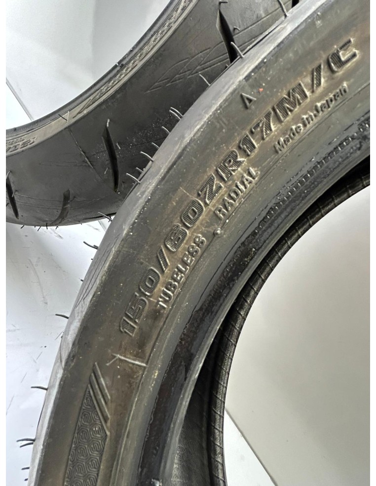 Train de pneu BRIDGESTONE S21 120/70/17 & 150/60/17 NEUF